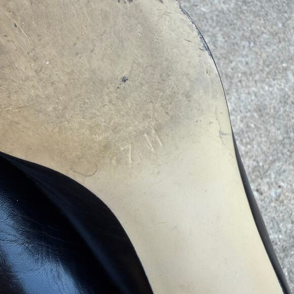 Classic Liz Claiborne Black Leather Low Heel Pumps - 7M - Picture 8 of 9